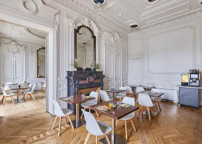 Odalys - Centre Gare Saint Roch 4*