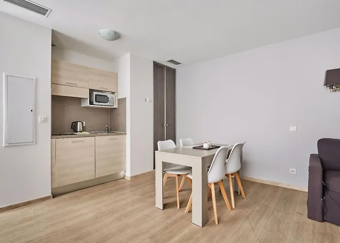 Odalys - Centre Gare Saint Roch 4*