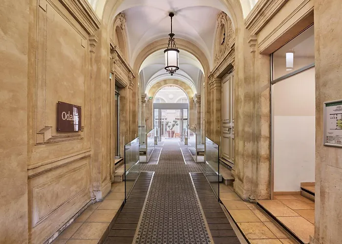 Odalys - Centre Gare Saint Roch 4*