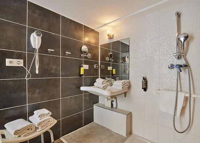 Odalys - Centre Gare Saint Roch 4*